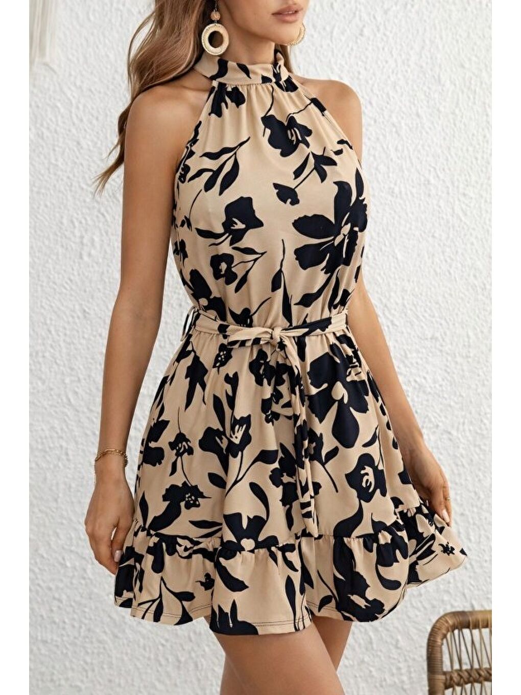 Kahverengi Kadın Omuzlardan Açık Balıkçı Yakalı Kuşaklı Desenli Kısa Süprem Elbise-1