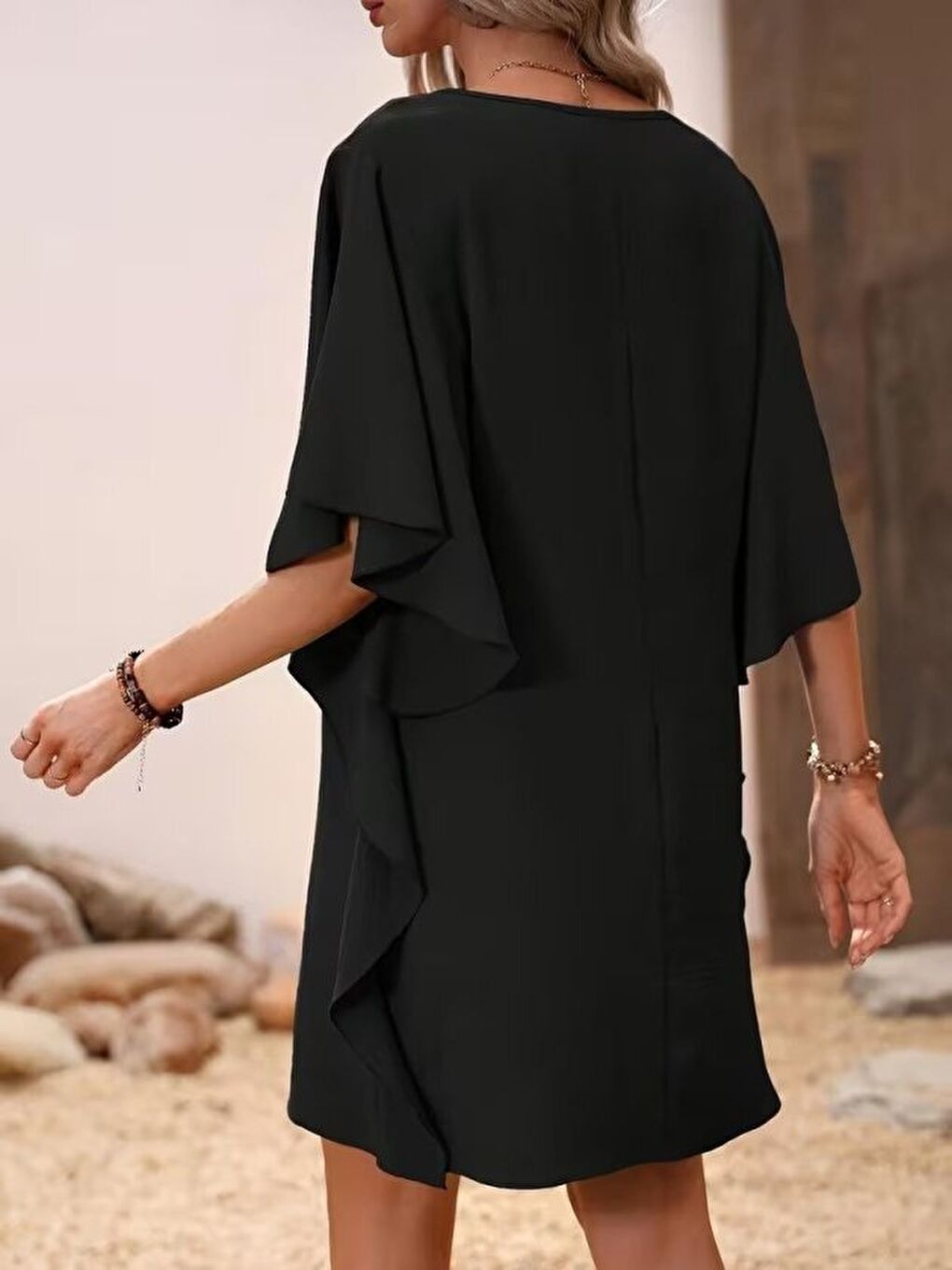 Siyah Kadın Kısa Kollu V Yakalı Yanları Volanlı Kısa Ithal Krep Elbise-3