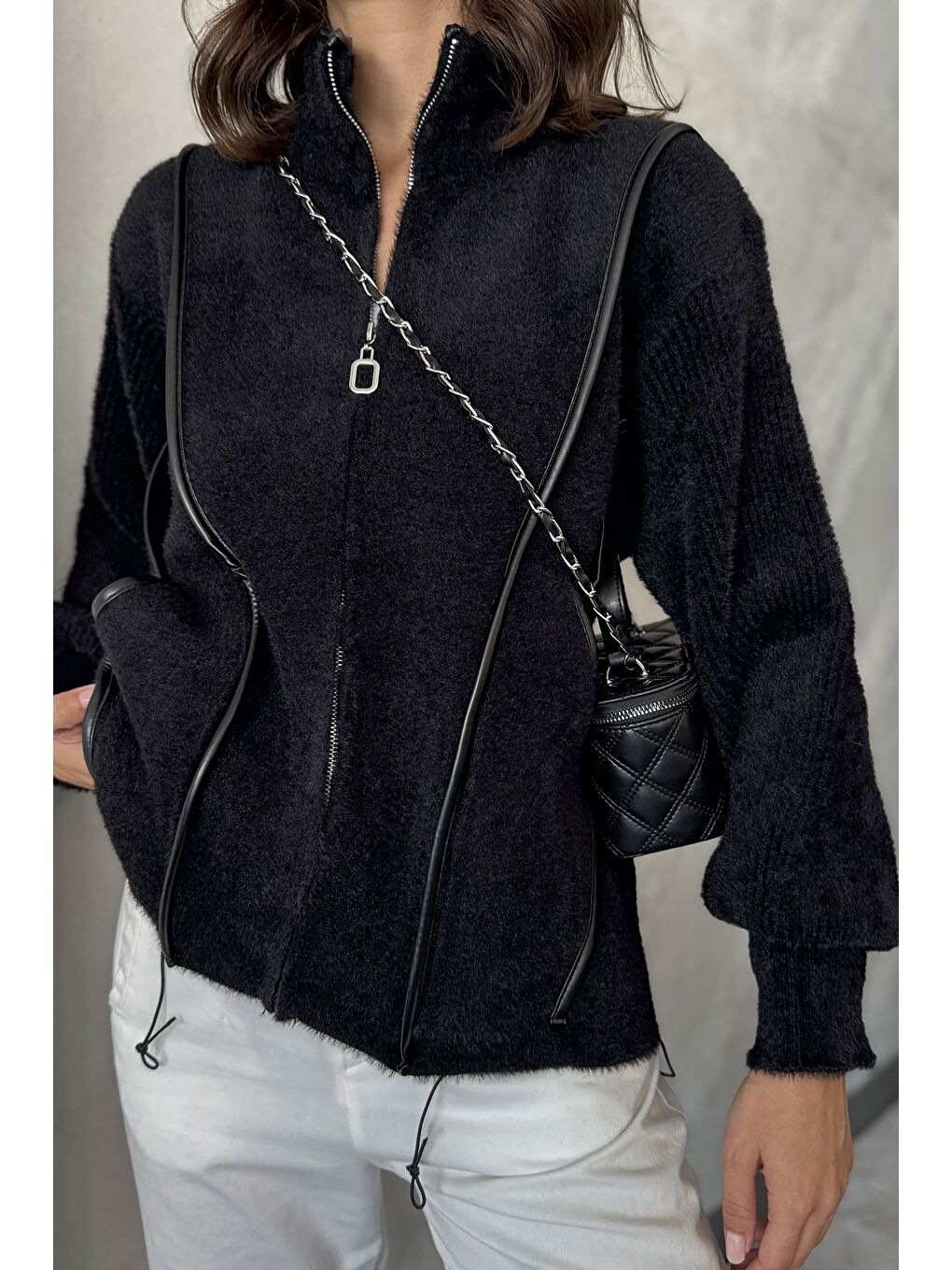 Siyah Deri Detaylı Angora İplik Kadın Triko Ceket-1