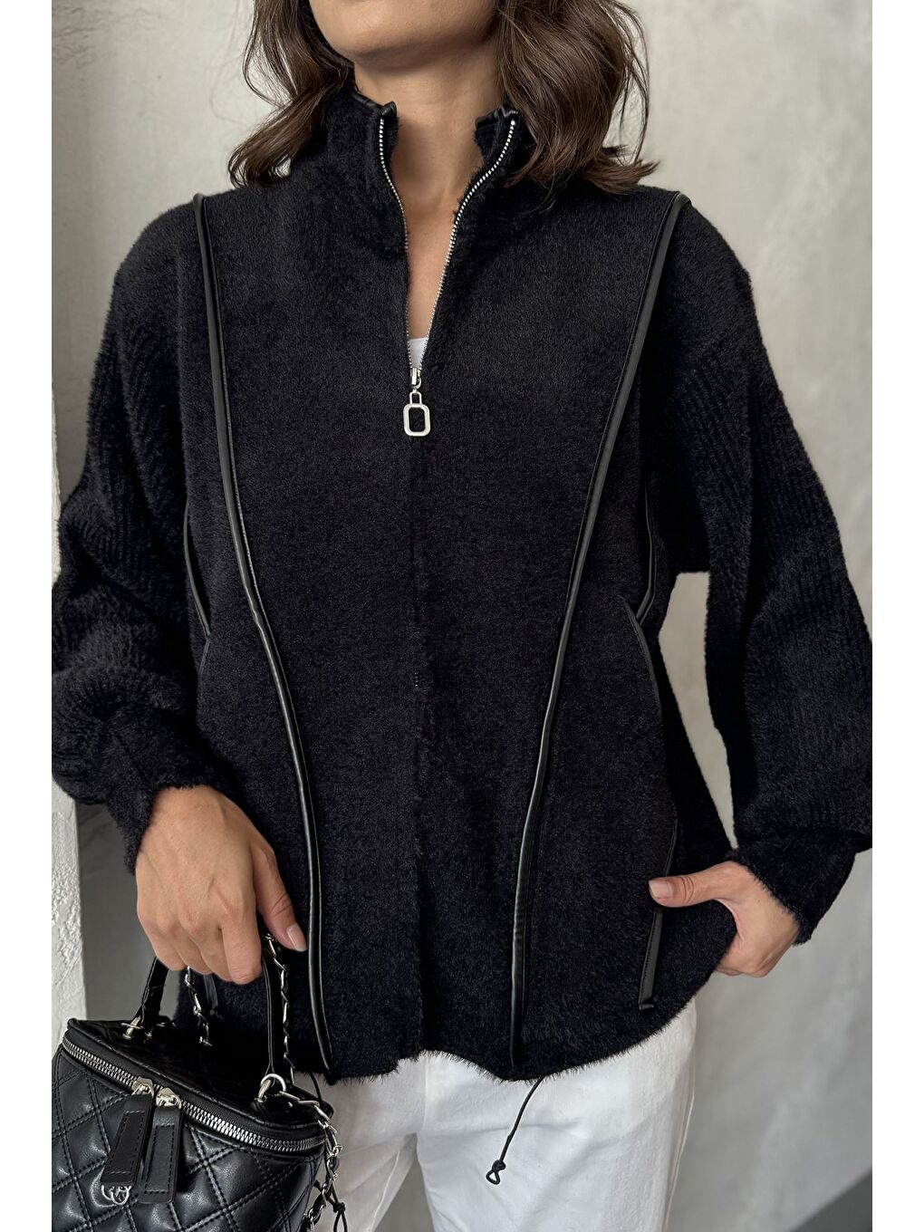 Siyah Deri Detaylı Angora İplik Kadın Triko Ceket-3