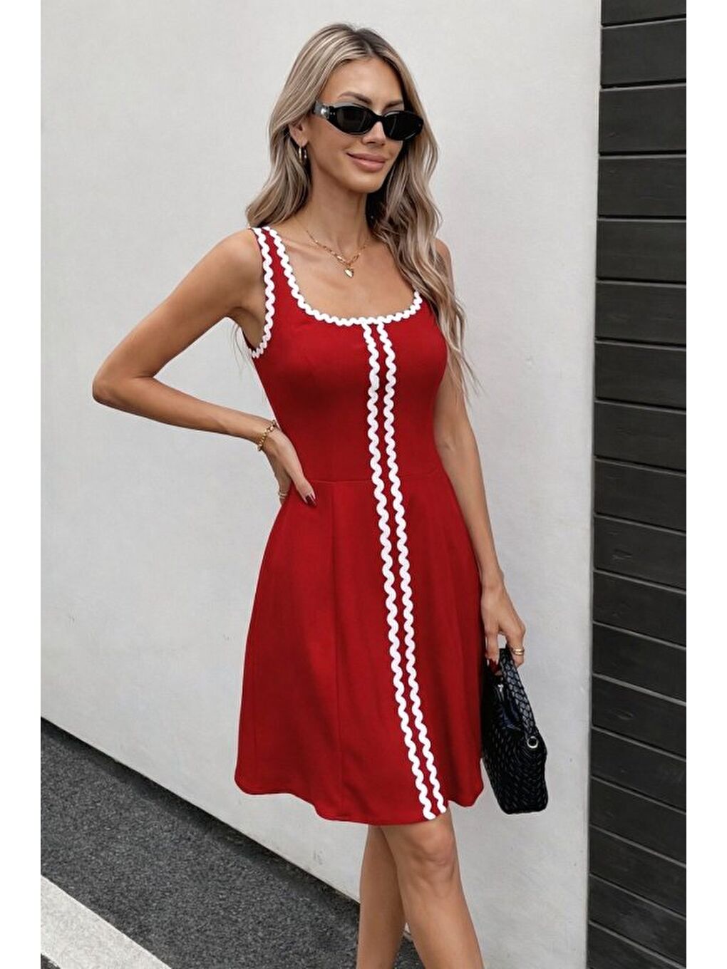 Kırmızı Kadın Askılı Yuvarlak Yakalı şerit Desenli Kısa Kiloş Elbise-2