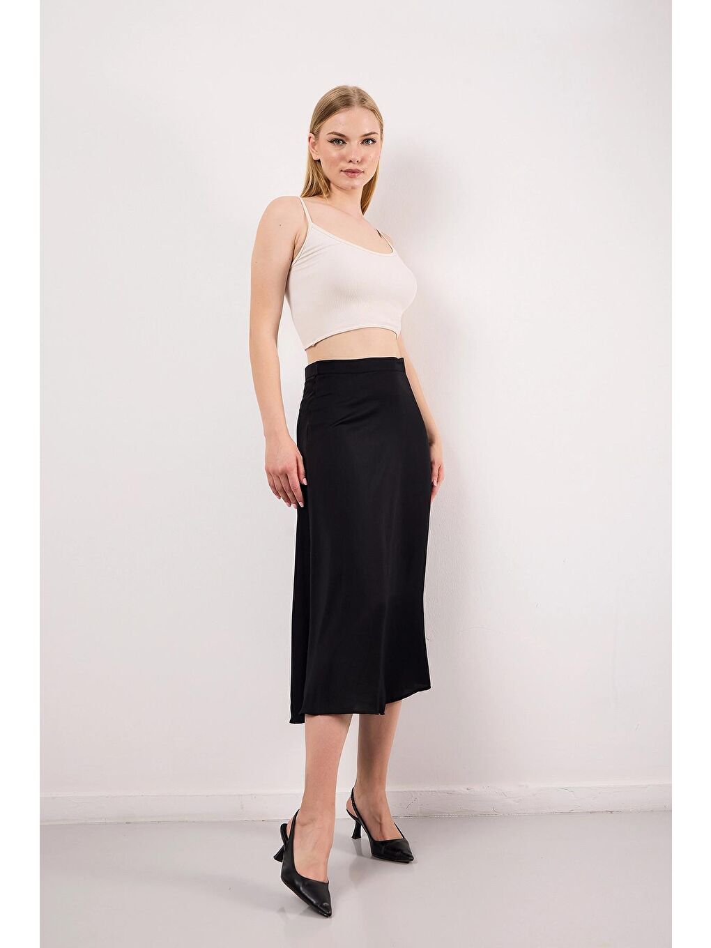 Siyah Fermuar Kapamalı Normal Bel Midi Boy Çan Etek-1