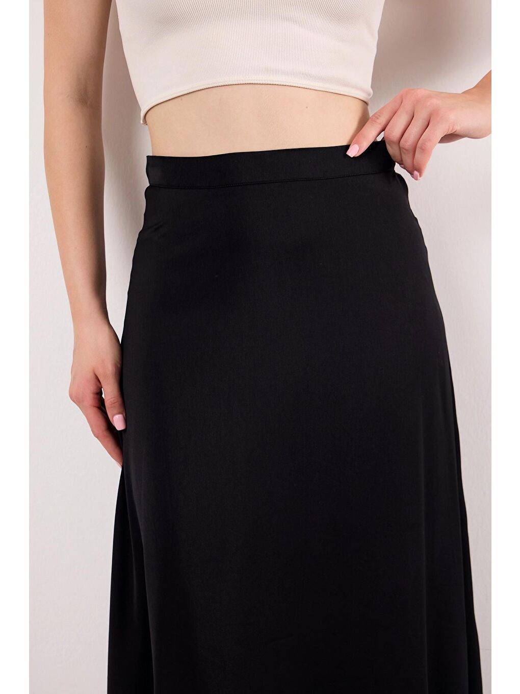 Siyah Fermuar Kapamalı Normal Bel Midi Boy Çan Etek-3