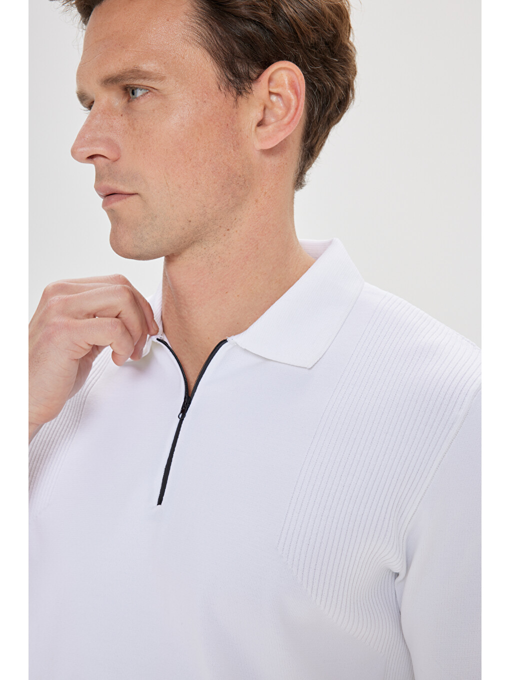 Erkek Ekru Standart Fit Normal Kesim Polo Yaka Jakarlı Triko Tişört-2