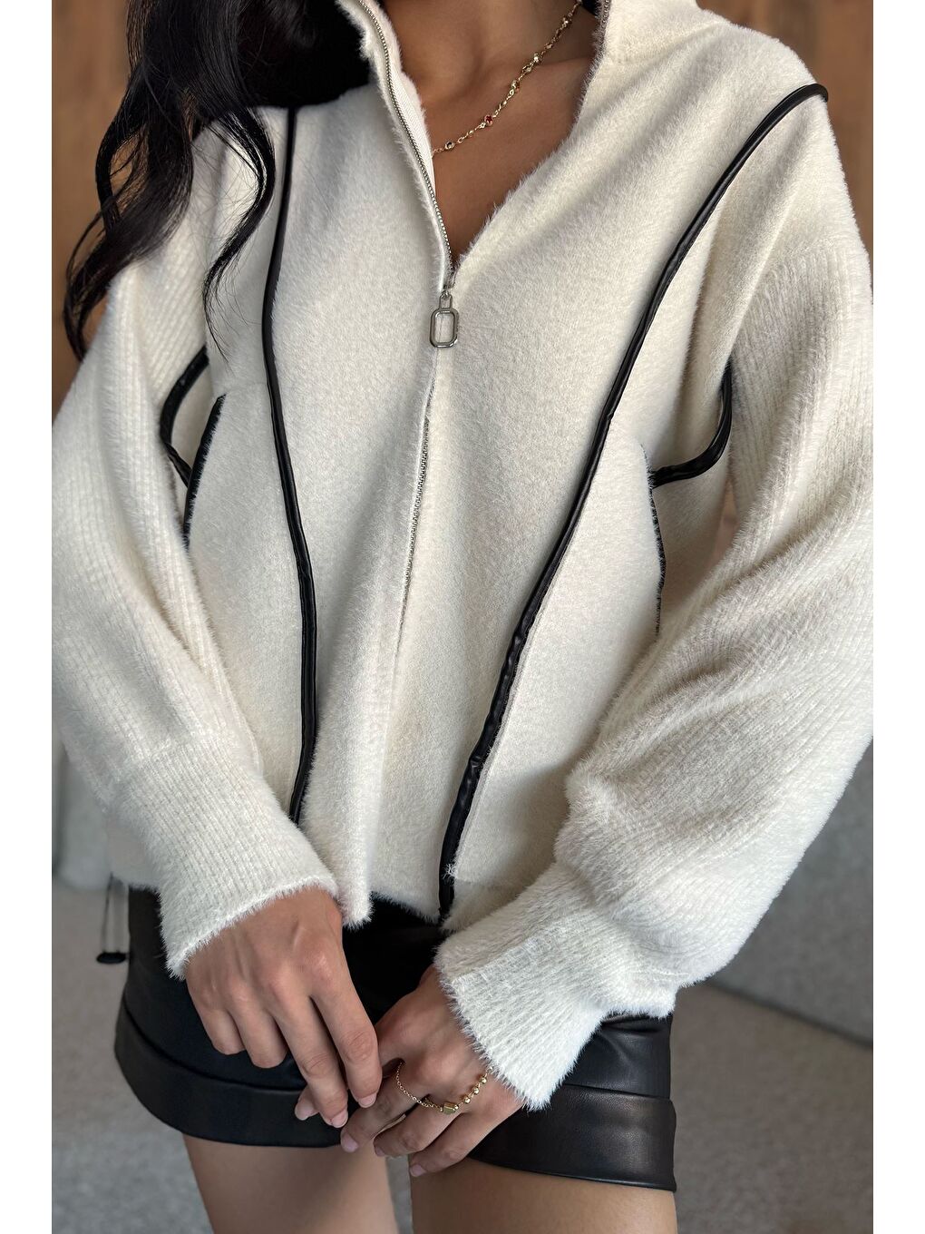 Ekru Deri Detaylı Angora İplik Kadın Triko Ceket-2