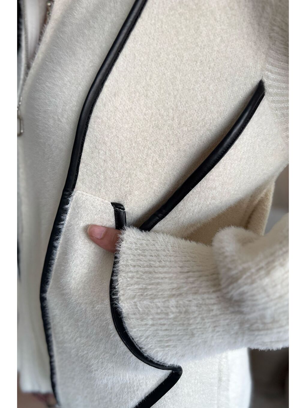 Ekru Deri Detaylı Angora İplik Kadın Triko Ceket-4