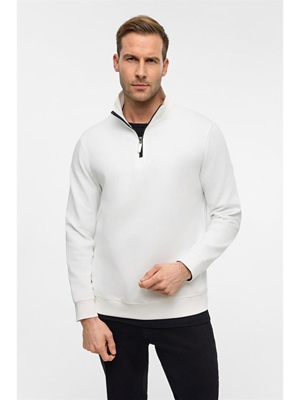 Beyaz Regular Düz Yarım Balıkçı Yaka Sweatshirt-1