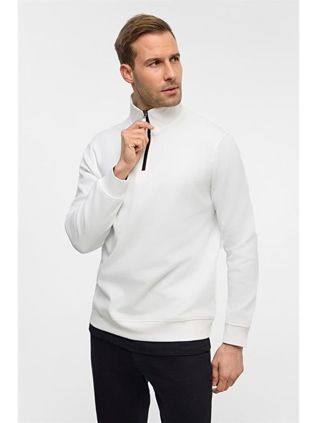 Beyaz Regular Düz Yarım Balıkçı Yaka Sweatshirt-3