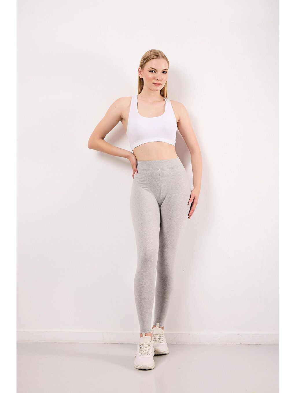 Gri Seamless Dikişsiz Vücudu Saran Toparlayıcı Spor Tayt