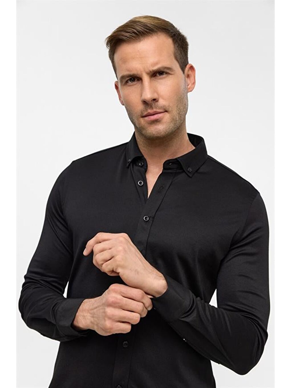 Siyah Slim Armürlü Düğmeli Yaka Gömlek-3