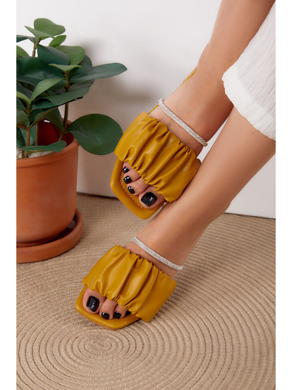 Sarı Kadın Hardal Taşlı Terlik - 25541-1