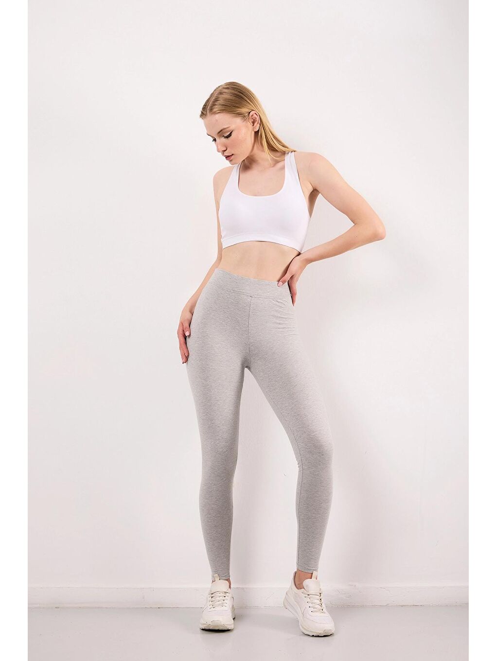 Gri Seamless Dikişsiz Vücudu Saran Toparlayıcı Spor Tayt-4