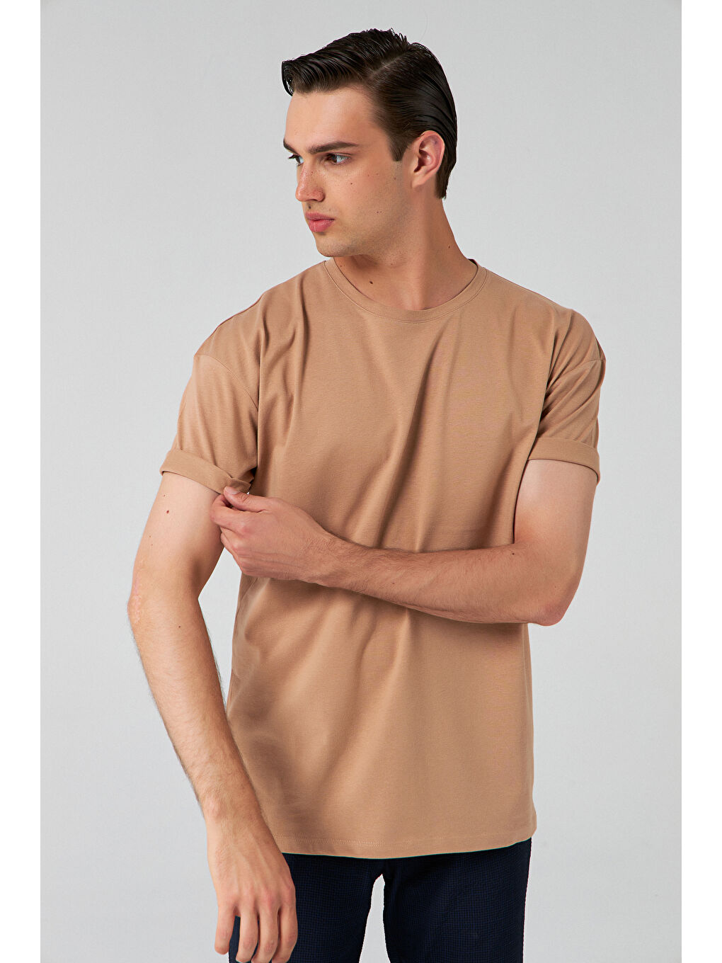 Oversize Bej Bisiklet Yaka %100 Pamuk Tişört-2