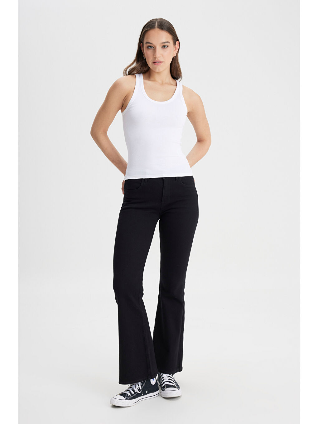 Slim Fit Dar Kesim Beyaz Tişört-2