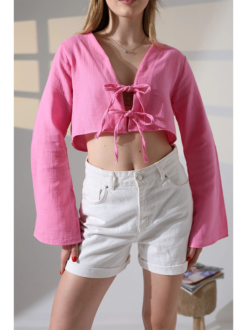 Kadın Pembe Önden Bağlamalı Müslin Kumaş Crop Bluz HZL25S-DSB104071
