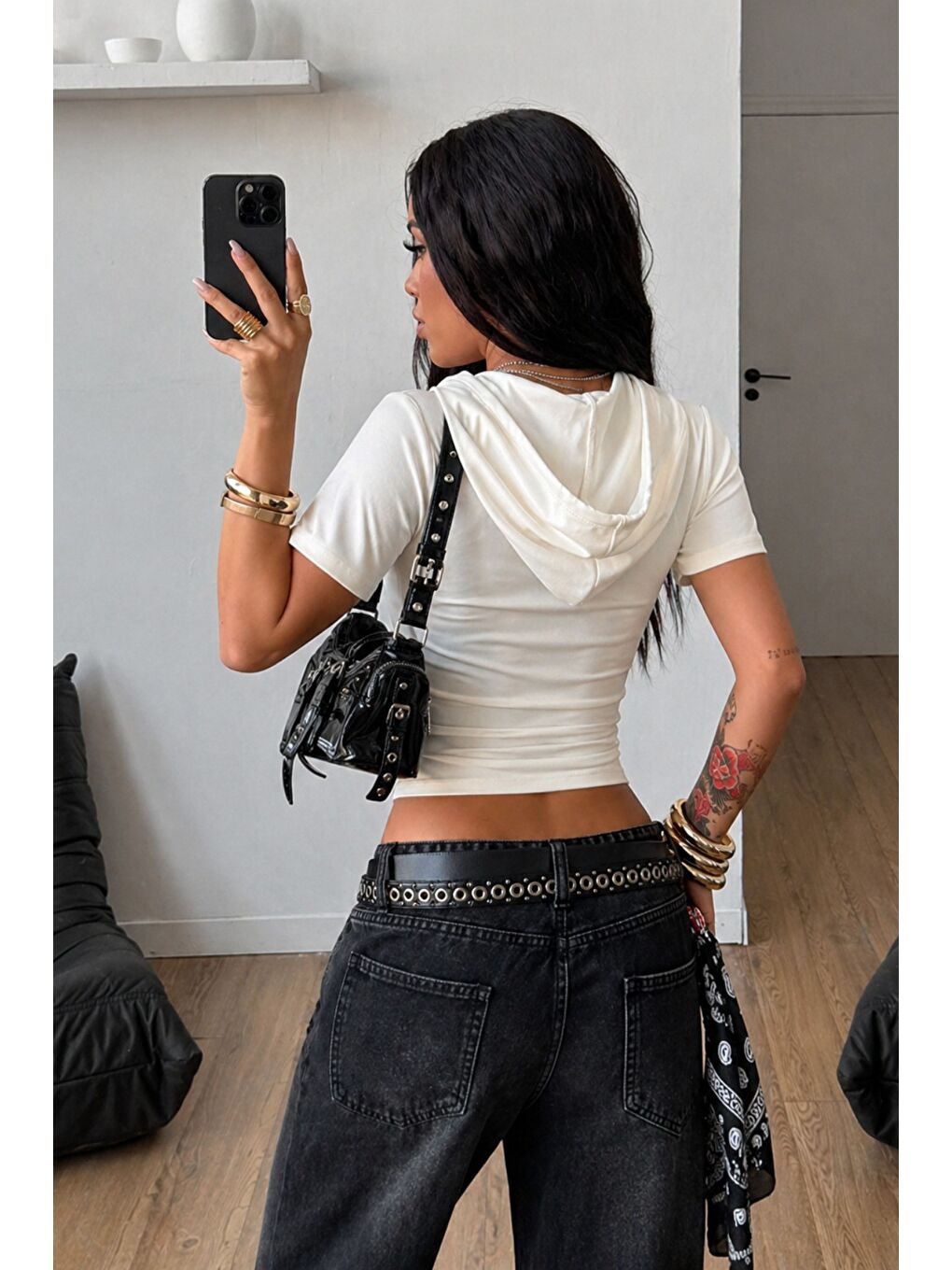 Beyaz Kapüşonlu Crop Tişört Fermuarlı Kısa Kollu Kadın Üst Body-2