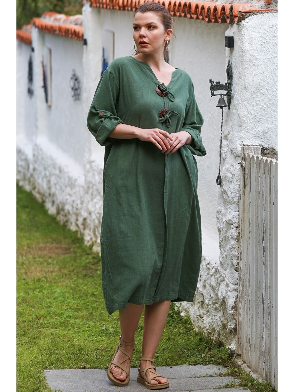 Koyu Yeşil V Yaka Düğmeli Uzun Kollu Casual Keten Görünümlü Dokuma Elbise 118 60-1
