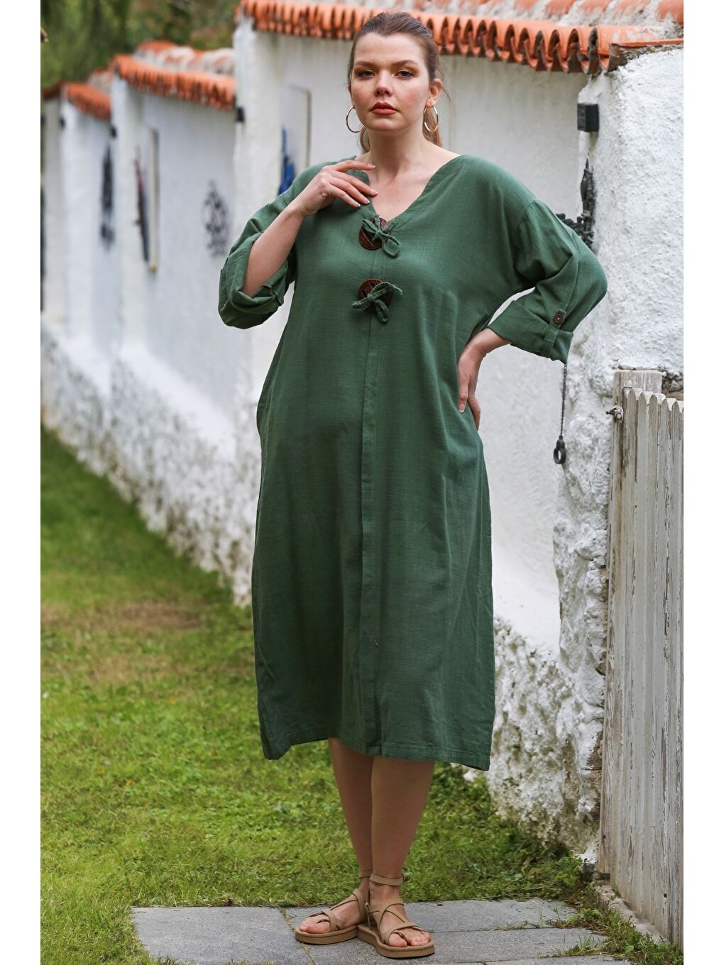 Koyu Yeşil V Yaka Düğmeli Uzun Kollu Casual Keten Görünümlü Dokuma Elbise 118 60-2