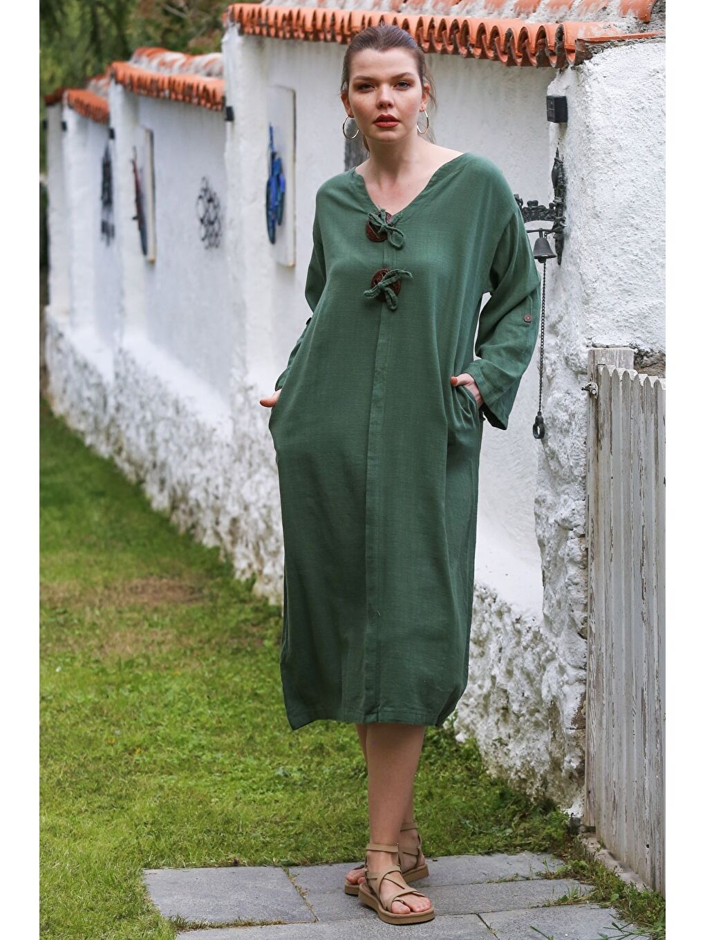 Koyu Yeşil V Yaka Düğmeli Uzun Kollu Casual Keten Görünümlü Dokuma Elbise 118 60-4