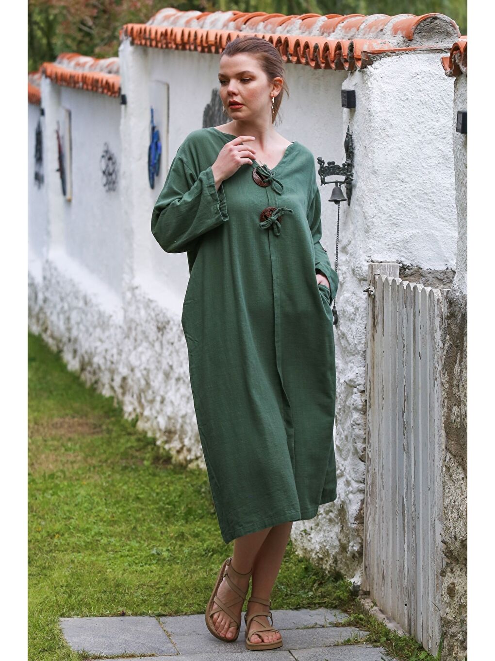 Koyu Yeşil V Yaka Düğmeli Uzun Kollu Casual Keten Görünümlü Dokuma Elbise 118 60-5
