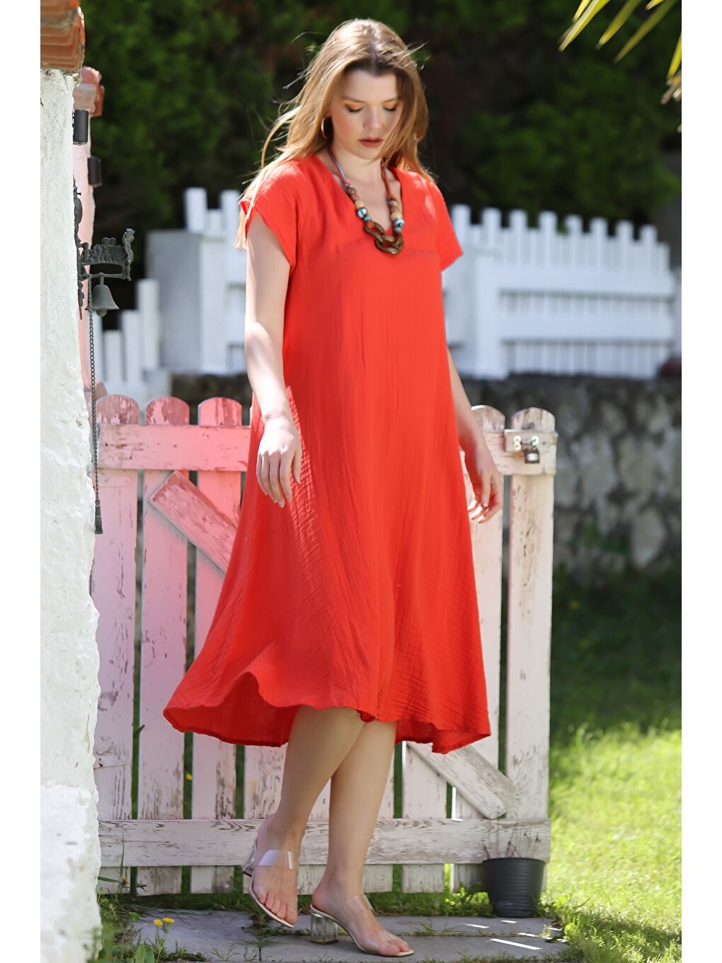 Kırmızı Narçiçeği V Yaka Düşük Kol Casual Müslin Dokuma Elbise Kloş Etek 115 63-2