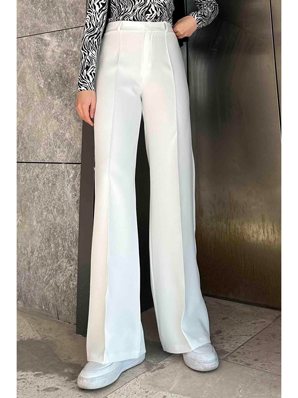 Çımalı Bol Paça Pantolon Ekru