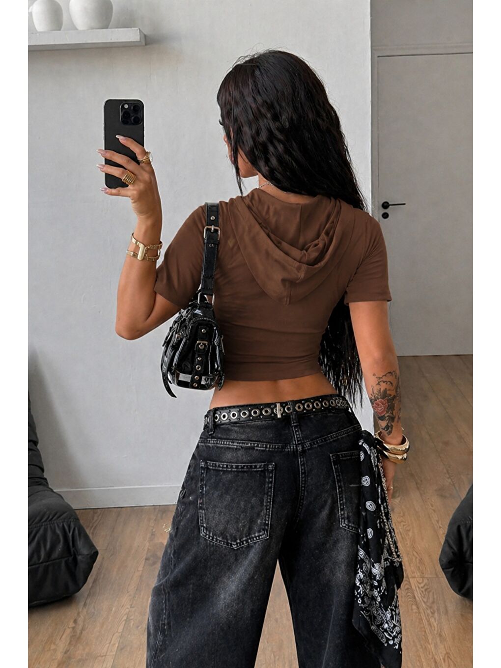 Kahverengi Kapüşonlu Crop Tişört Fermuarlı Kısa Kollu Kadın Üst Body-2