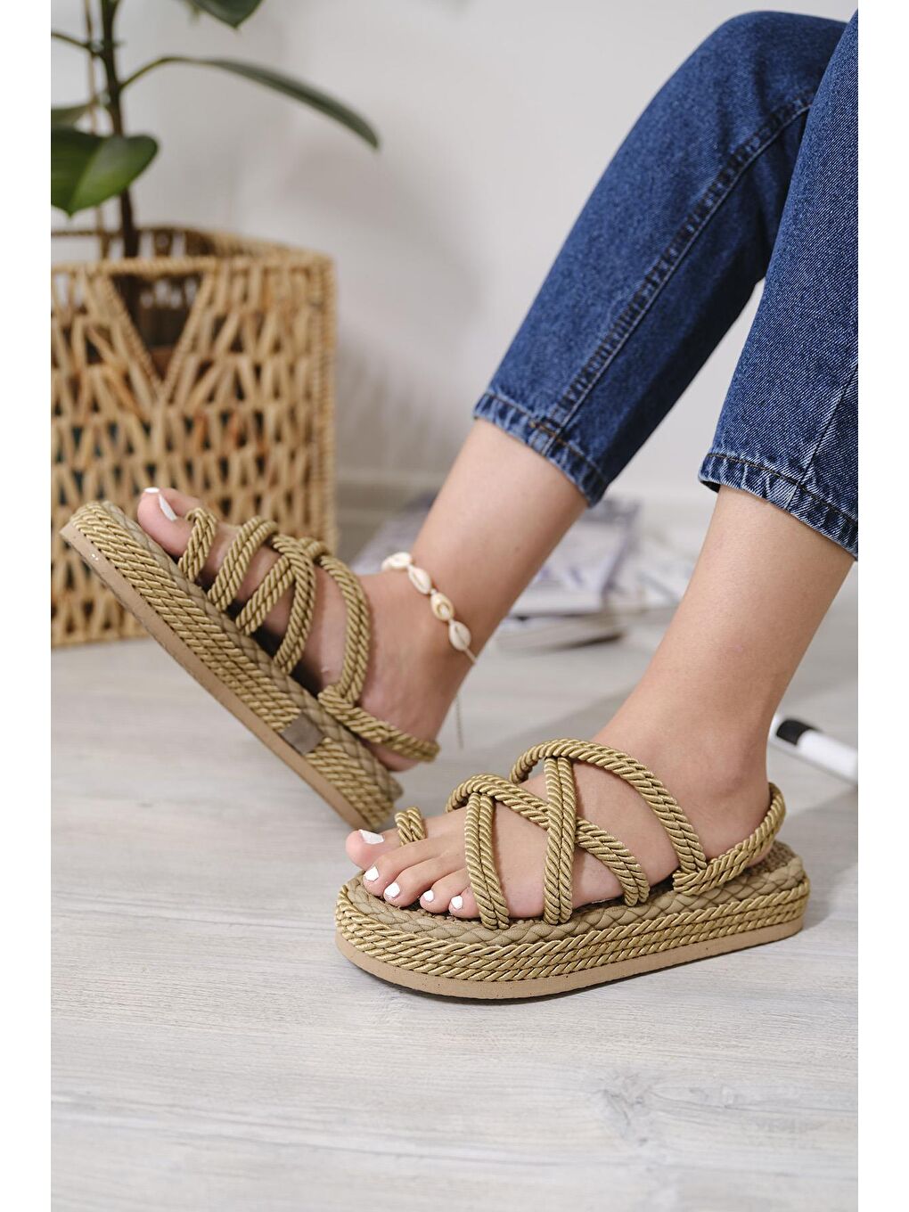 Kahverengi Flr Aryans Halat İpli Parmak Arası Kadın Sandalet-1