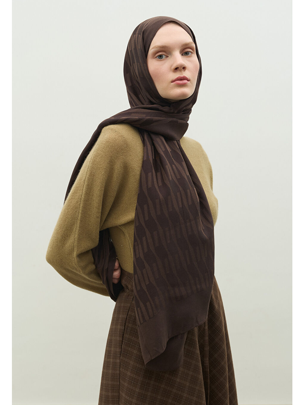 Kahverengi NARA PAMUK FLOŞ JAKARLI ŞAL ACI KAHVE