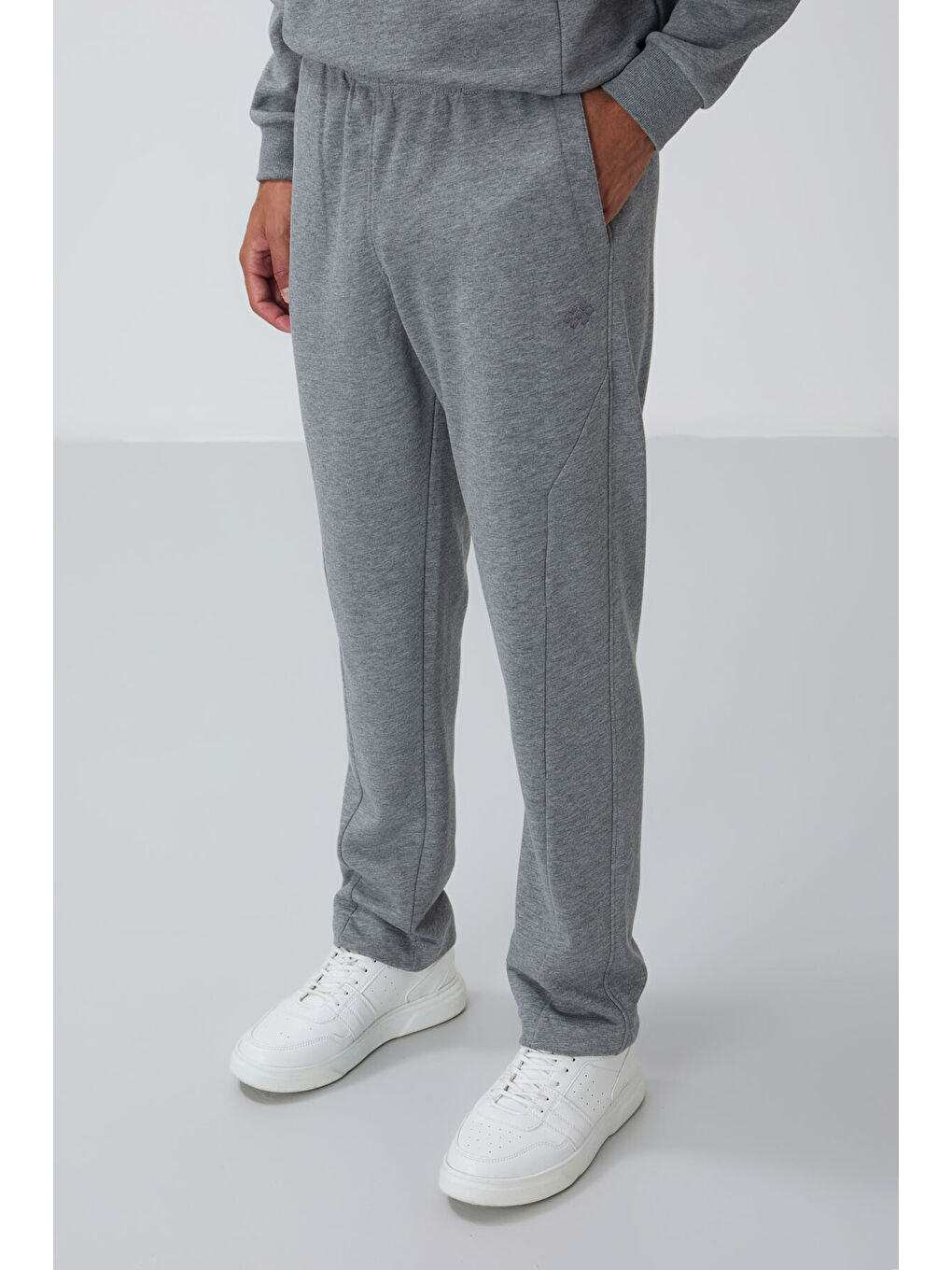 Gri Melanj Kompakt Pamuklu Kalın Pürüzsüz Dokulu O Yaka Comfort Fit Erkek Eşofman Takım -85263-5