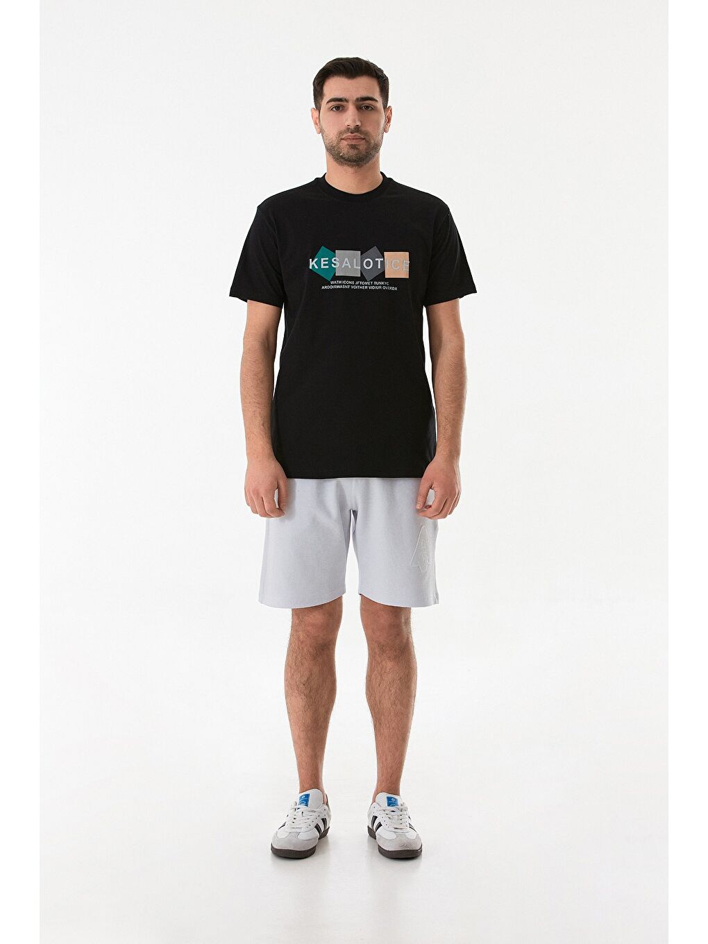 Siyah Baskılı Bisiklet Yaka %100 Pamuk Tişört-1