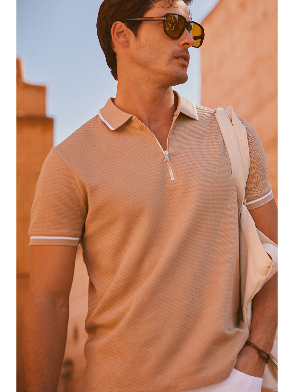 Kahverengi Erkek Camel Dar Kesim %100 Pamuk Jakarlı Polo Yaka Tişört-2
