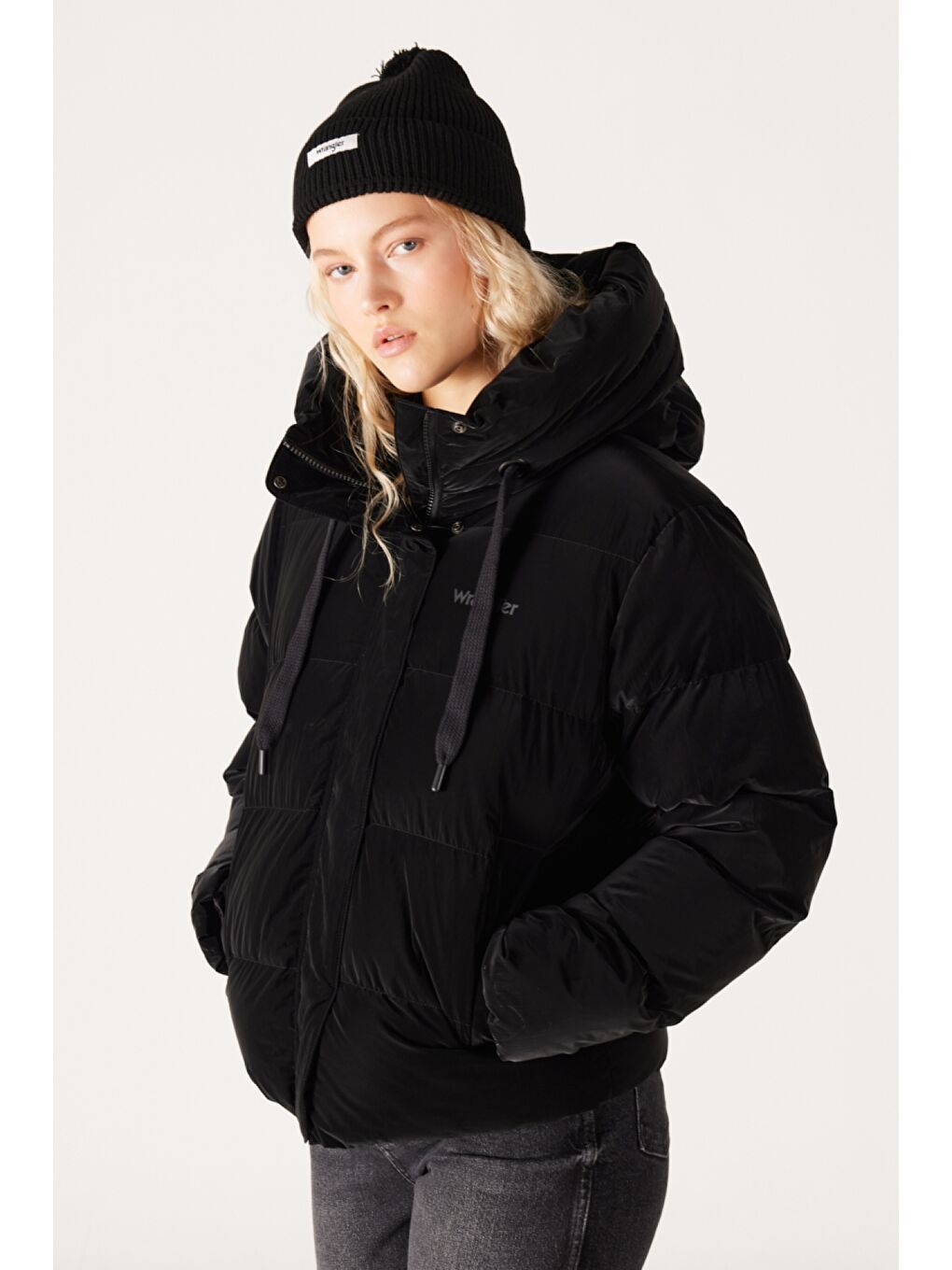 Loose Fit Rahat Kesim Dik Yaka Kapüşonlu Siyah Şişme Mont-2