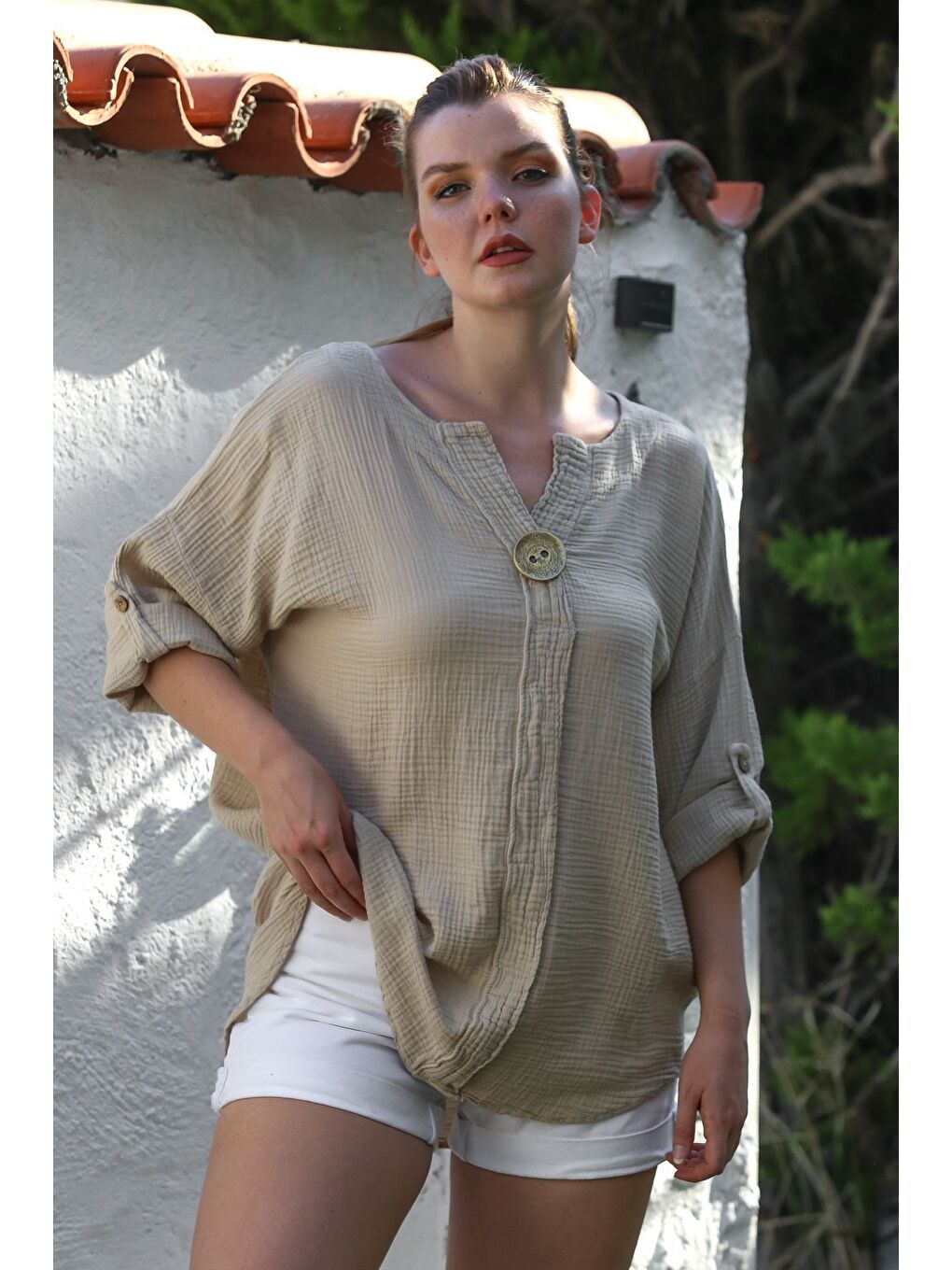 Bej Havuz Yaka Düğmeli 3/4 Kol Yıkamalı Casual Müslin Dokuma Bluz 75 70-4