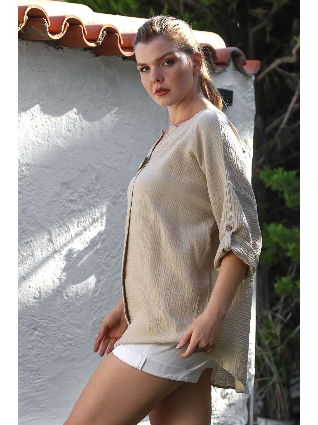 Bej Havuz Yaka Düğmeli 3/4 Kol Yıkamalı Casual Müslin Dokuma Bluz 75 70-6