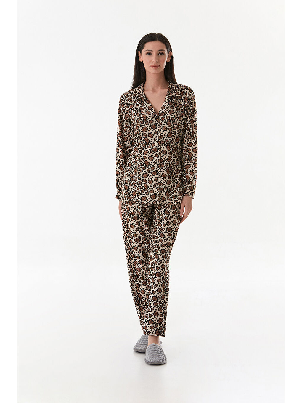 Kahverengi Ekose Desenli Gömlek Yaka Süet Pijama Takımı-3