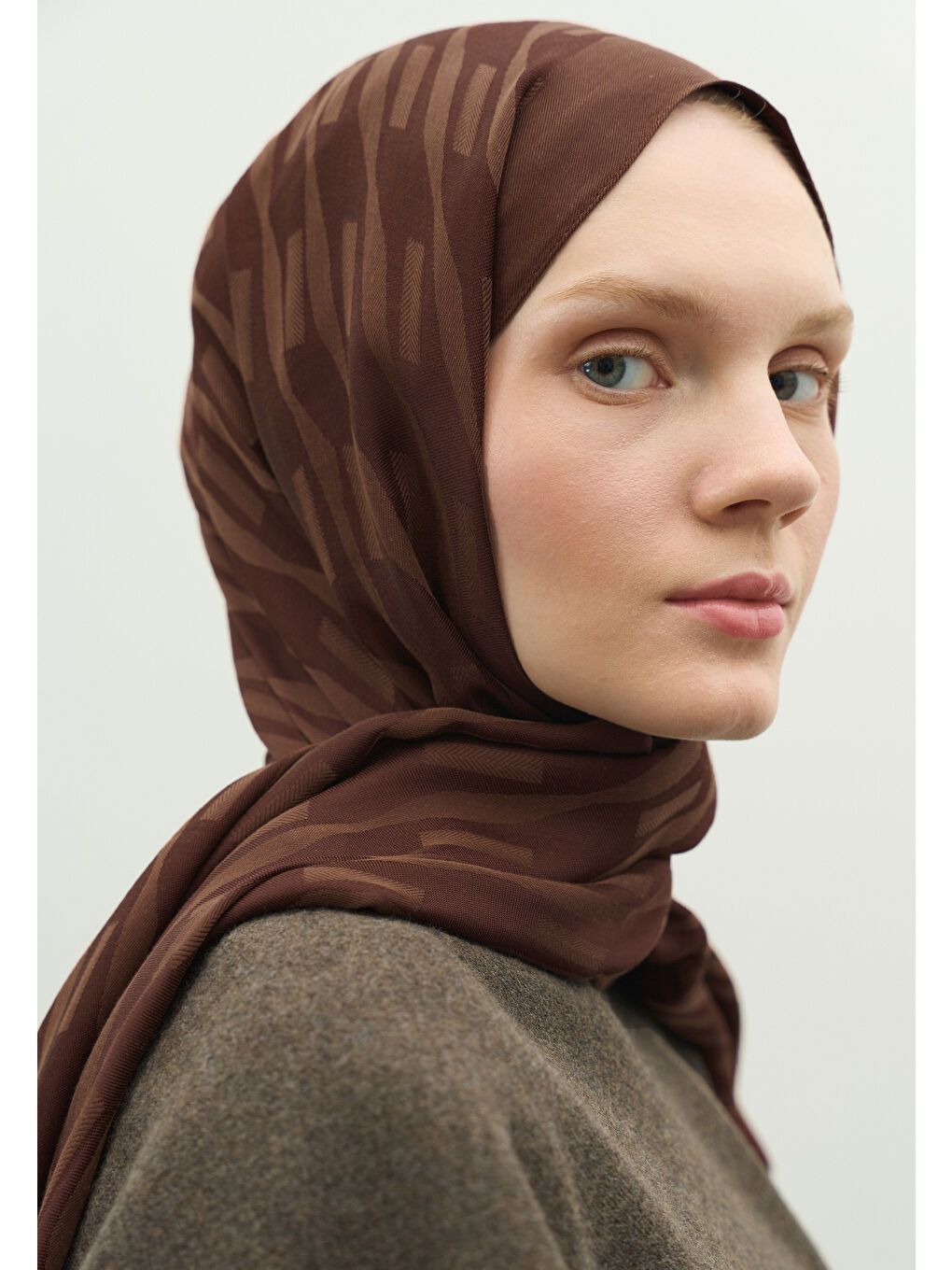 Kahverengi NARA PAMUK FLOŞ JAKARLI ŞAL AĞAÇ KABUĞU-3