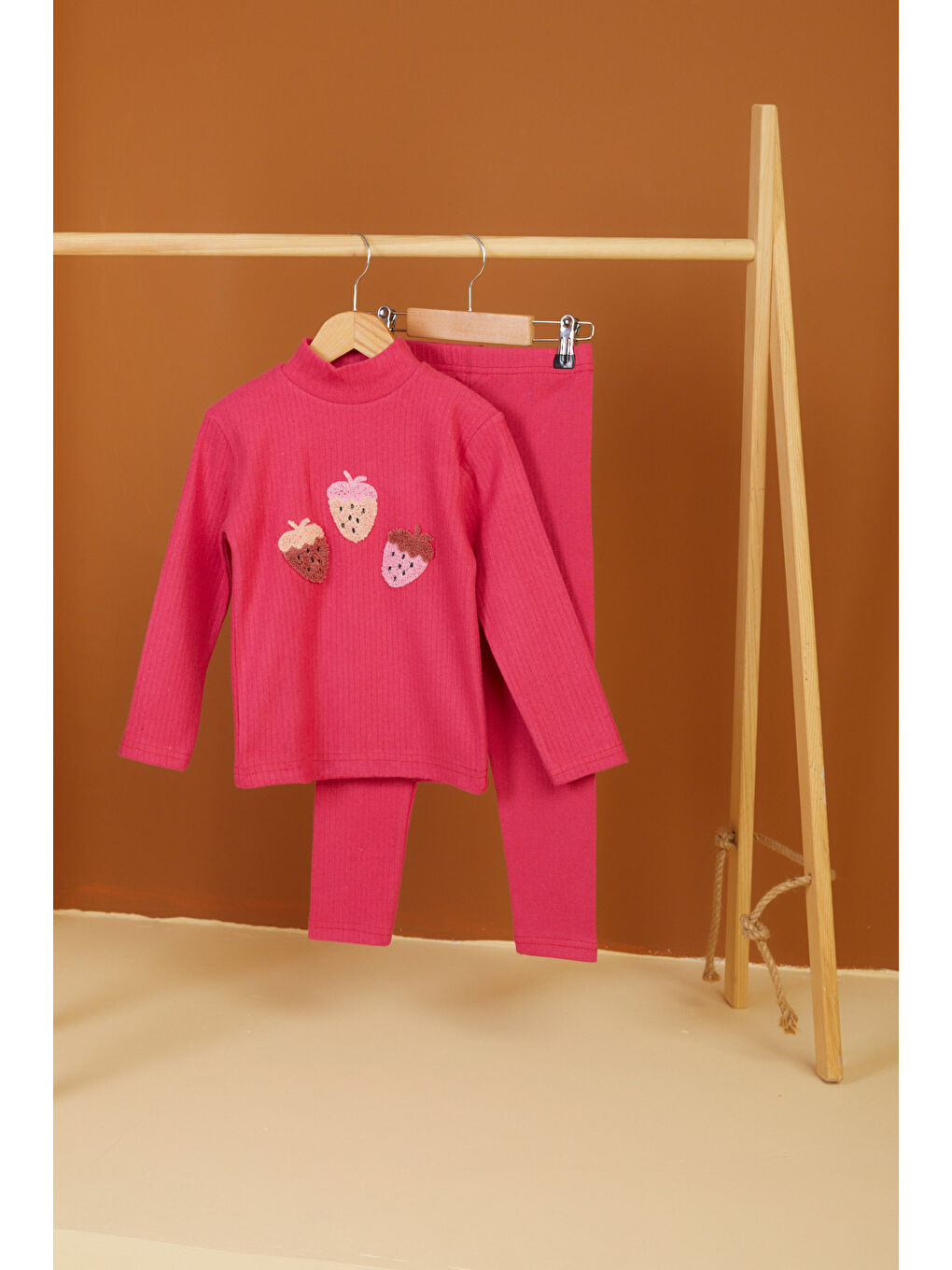 Fuşya Kız Çocuk Fusya Çilek Nakışlı İkili Takım - 26552