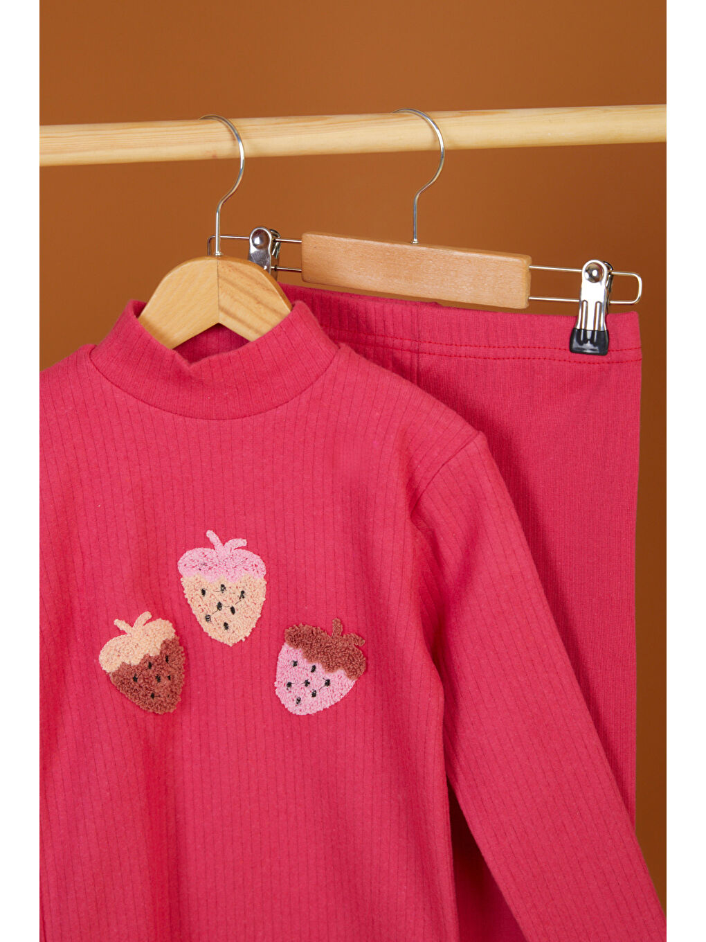 Fuşya Kız Çocuk Fusya Çilek Nakışlı İkili Takım - 26552-1