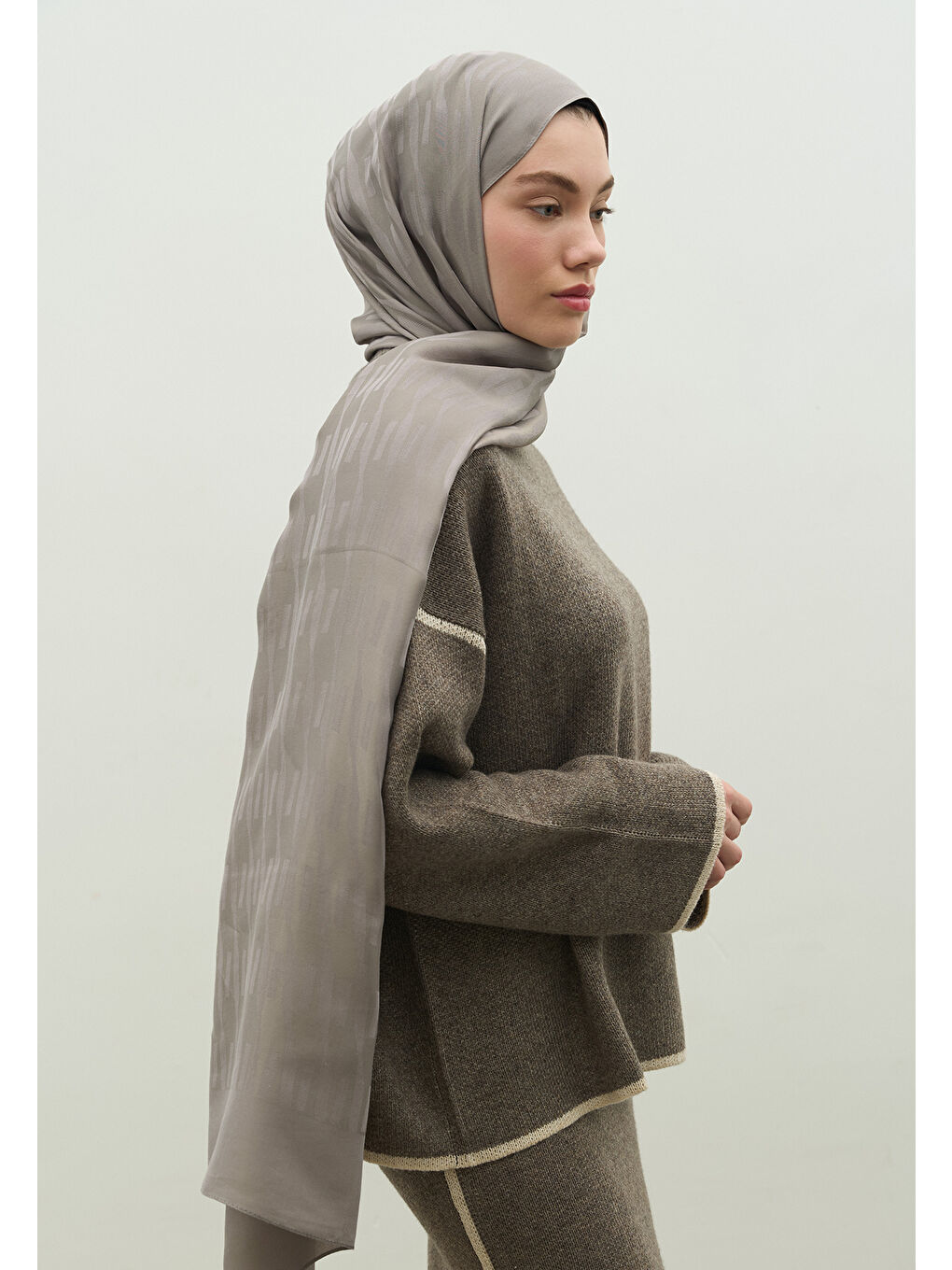 Gri NARA PAMUK FLOŞ JAKARLI ŞAL GÜMÜŞ-1