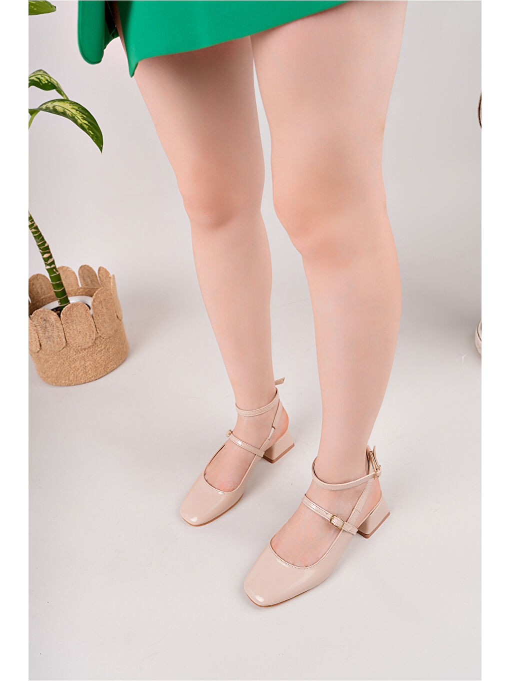 Bej Rugan Kadın Kare Küt Burunlu Topuklu Ayakkabı-1