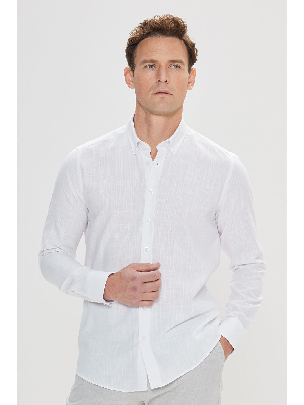 Erkek Beyaz %100 Pamuk Oxford Slim Fit Dar Kesim Düğmeli Yaka Flamlı Gömlek-5