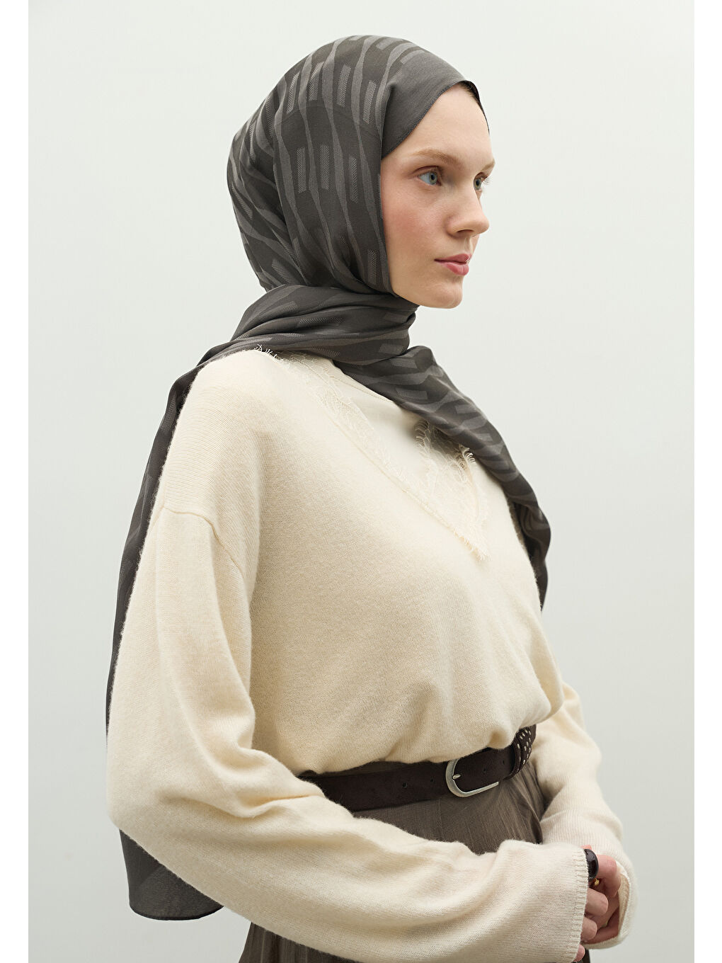 Gri NARA PAMUK FLOŞ JAKARLI ŞAL KOYU GRİ-1