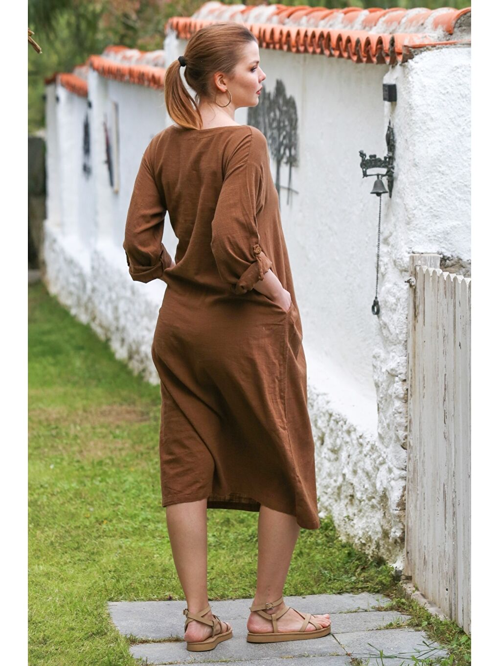 Kahverengi V Yaka Düğmeli Uzun Kollu Casual Keten Görünümlü Dokuma Elbise 118 60-4