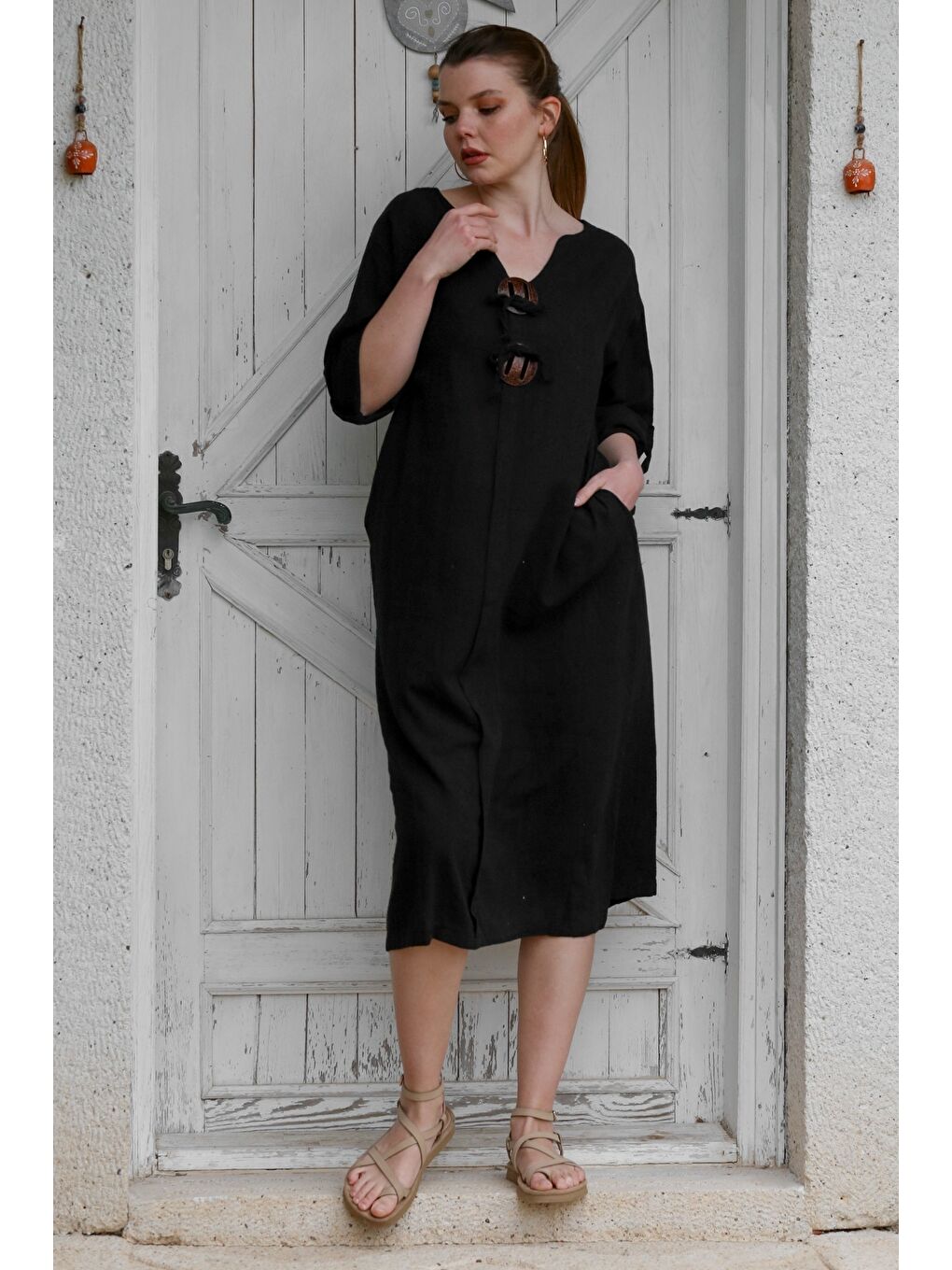 Siyah V Yaka Düğmeli Uzun Kollu Casual Keten Görünümlü Dokuma Elbise 118 60-1