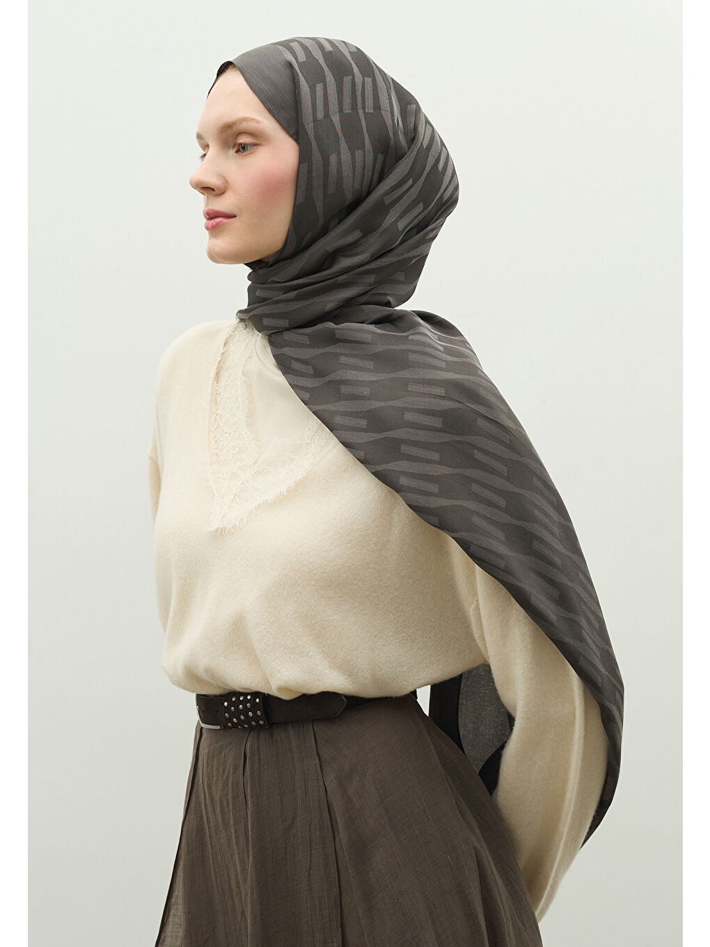 Gri NARA PAMUK FLOŞ JAKARLI ŞAL KOYU GRİ-3