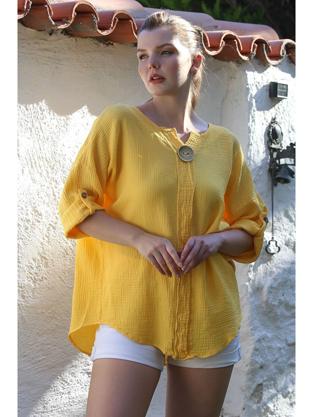 Sarı Havuz Yaka Düğmeli 3/4 Kol Yıkamalı Casual Müslin Dokuma Bluz 75 70-3