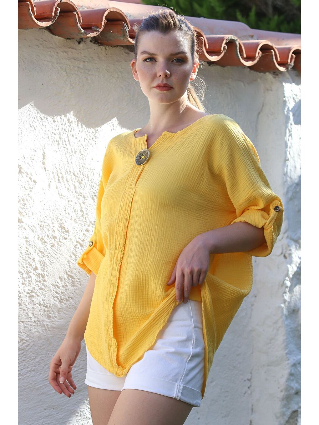 Sarı Havuz Yaka Düğmeli 3/4 Kol Yıkamalı Casual Müslin Dokuma Bluz 75 70-4