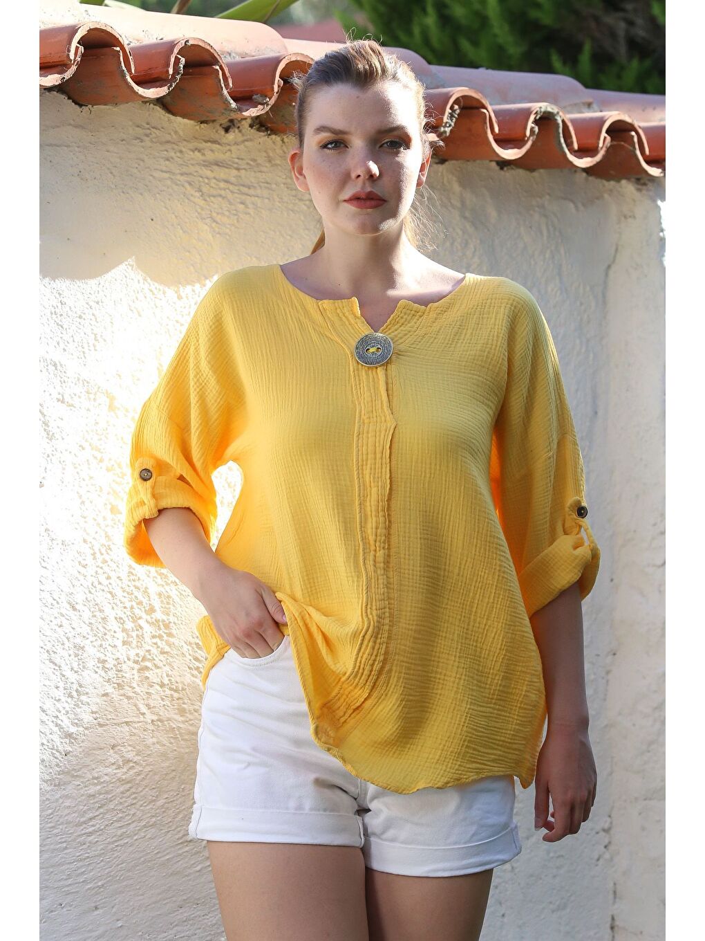 Sarı Havuz Yaka Düğmeli 3/4 Kol Yıkamalı Casual Müslin Dokuma Bluz 75 70-6