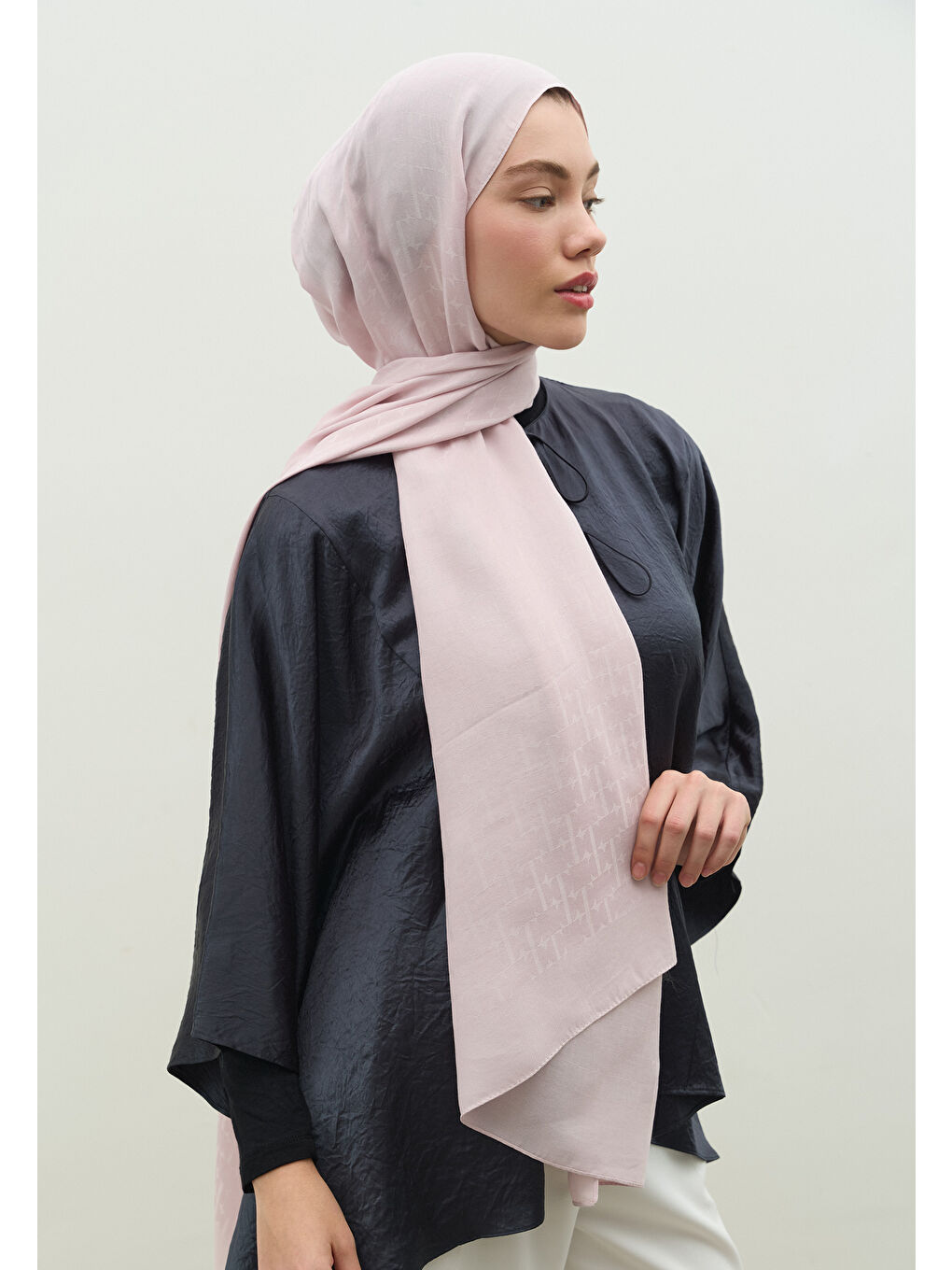 Pembe MONOGRAM PAMUK FLOŞ JAKARLI ŞAL PUDRA-1
